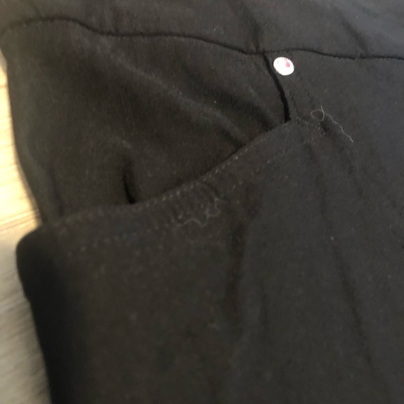 Hilary Radley Cropped Black High rise dress pants Size small - Picture 4 of 5